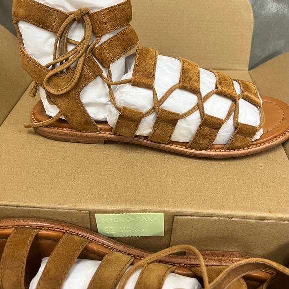 Brand New Frye Blair Side Ghillie Gladiator Cognac Suede Sandals - Picture 2 of 6